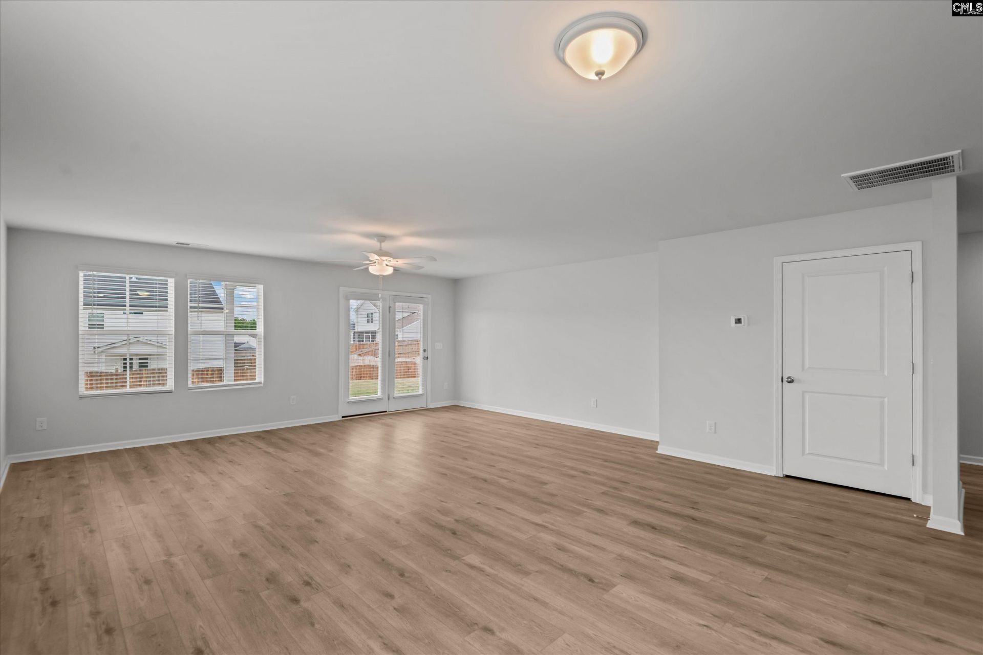 362 Aldergate Drive Photo 7
