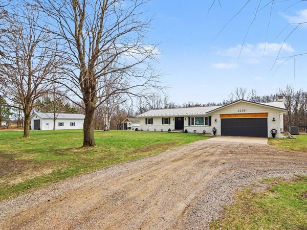 22381 N Angling Road, Centreville, MI 49032