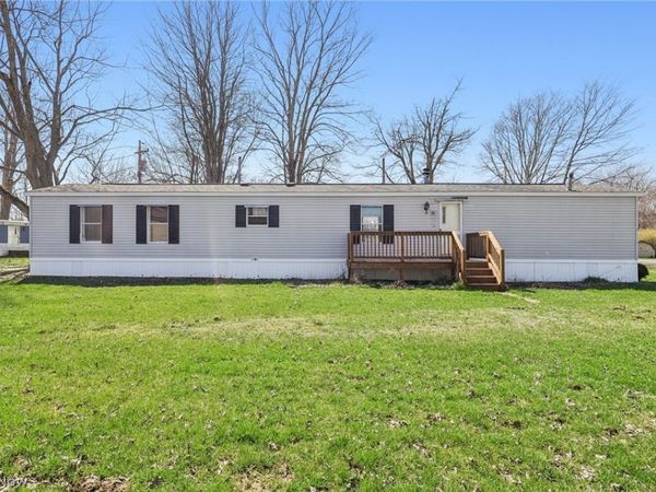 6800 Lake Road W, Unit 21, Geneva, OH 44041