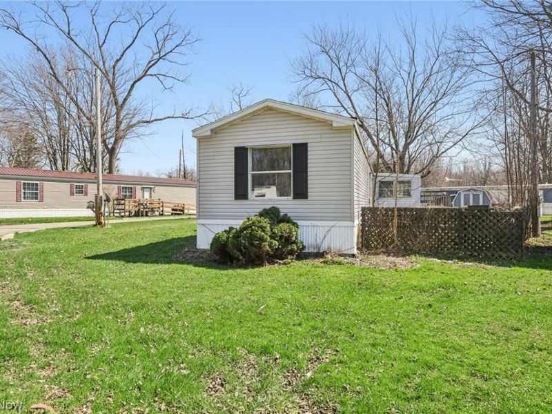 6800 Lake Road W, Unit 21, Geneva, OH 44041 Photo 3