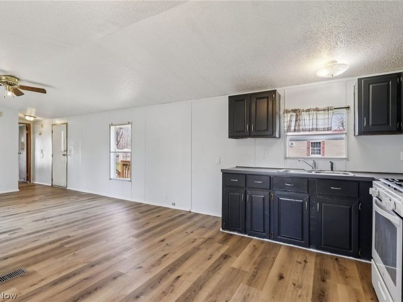 6800 Lake Road W, Unit 21, Geneva, OH 44041 Photo 5