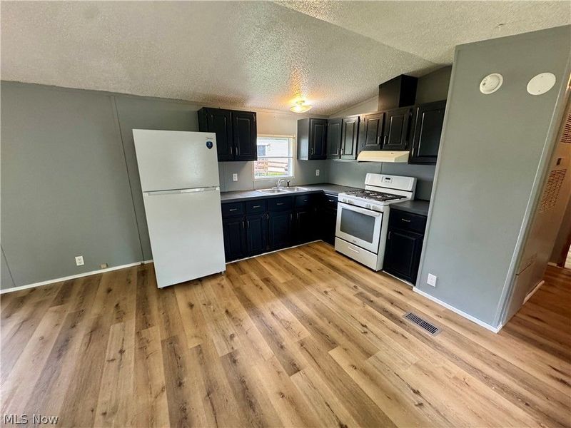 6800 Lake Road W, Unit 21, Geneva, OH 44041 Photo 5