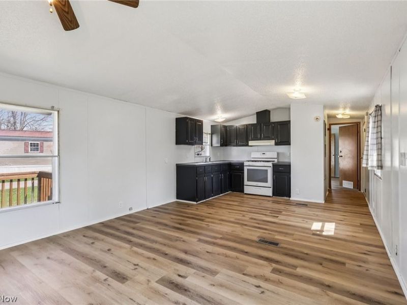 6800 Lake Road W, Unit 21, Geneva, OH 44041 Photo 6