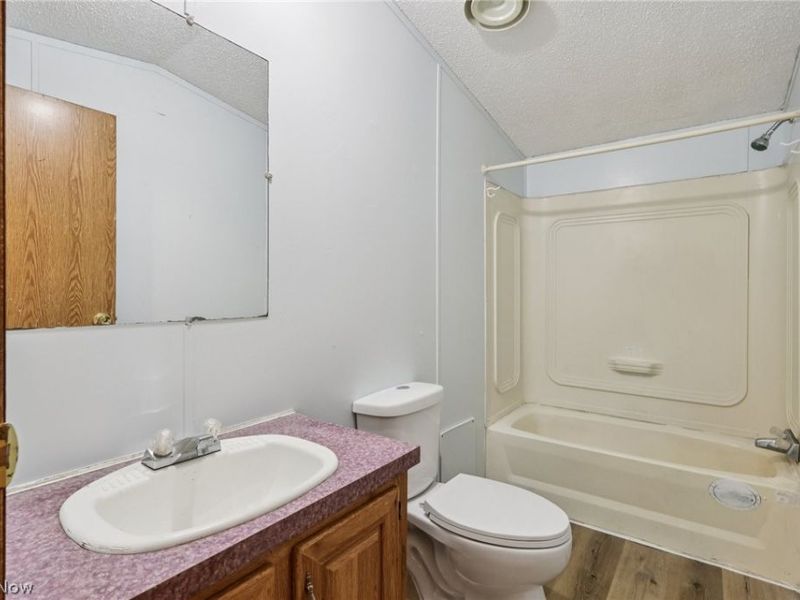 6800 Lake Road W, Unit 21, Geneva, OH 44041 Photo 9