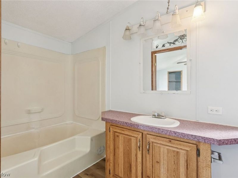6800 Lake Road W, Unit 21, Geneva, OH 44041 Photo 9