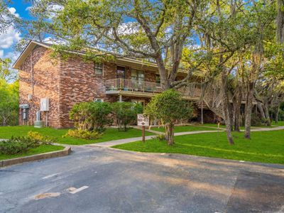 408 Saint Charles Court, Charleston, SC 29407