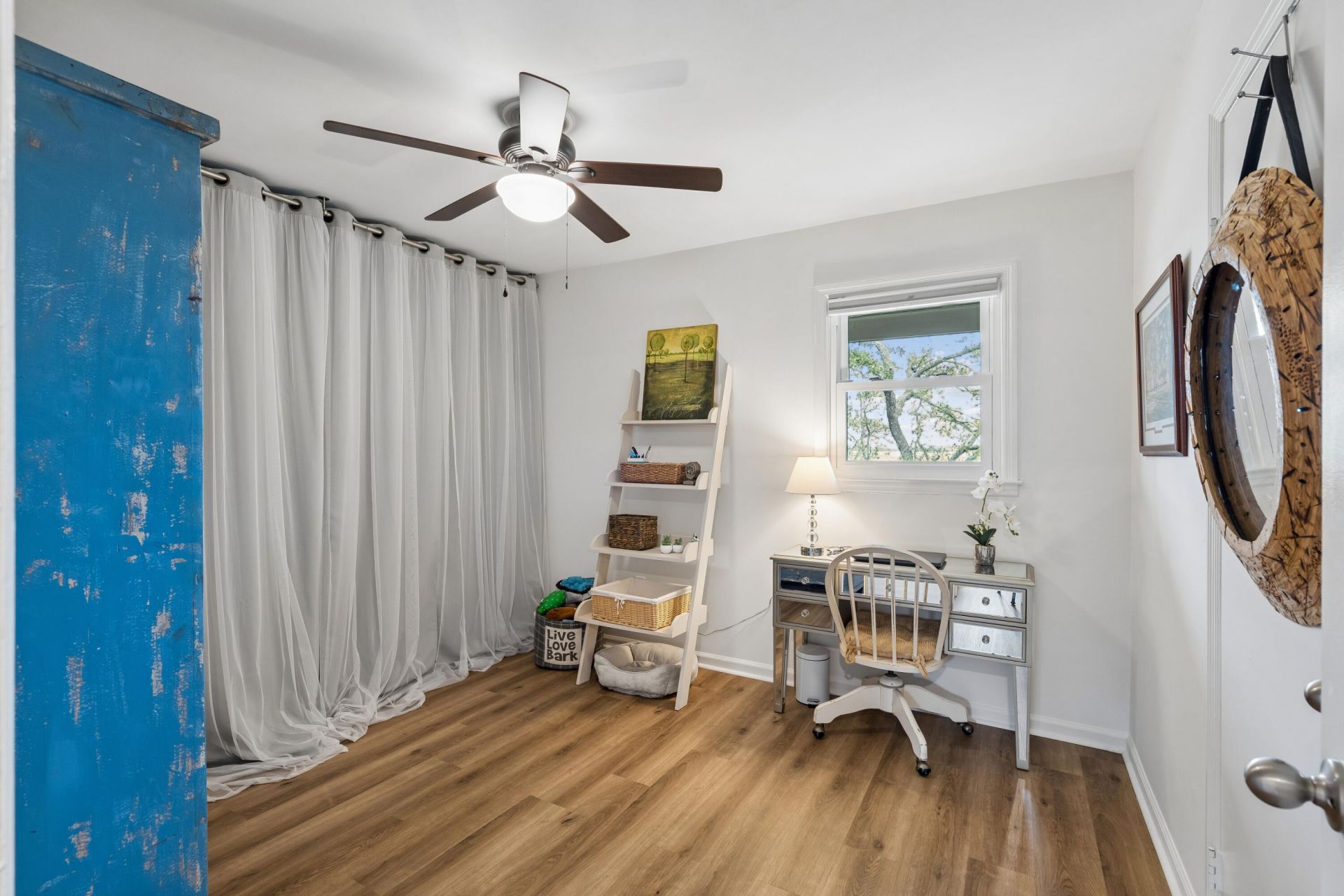 408 Saint Charles Court Photo 15