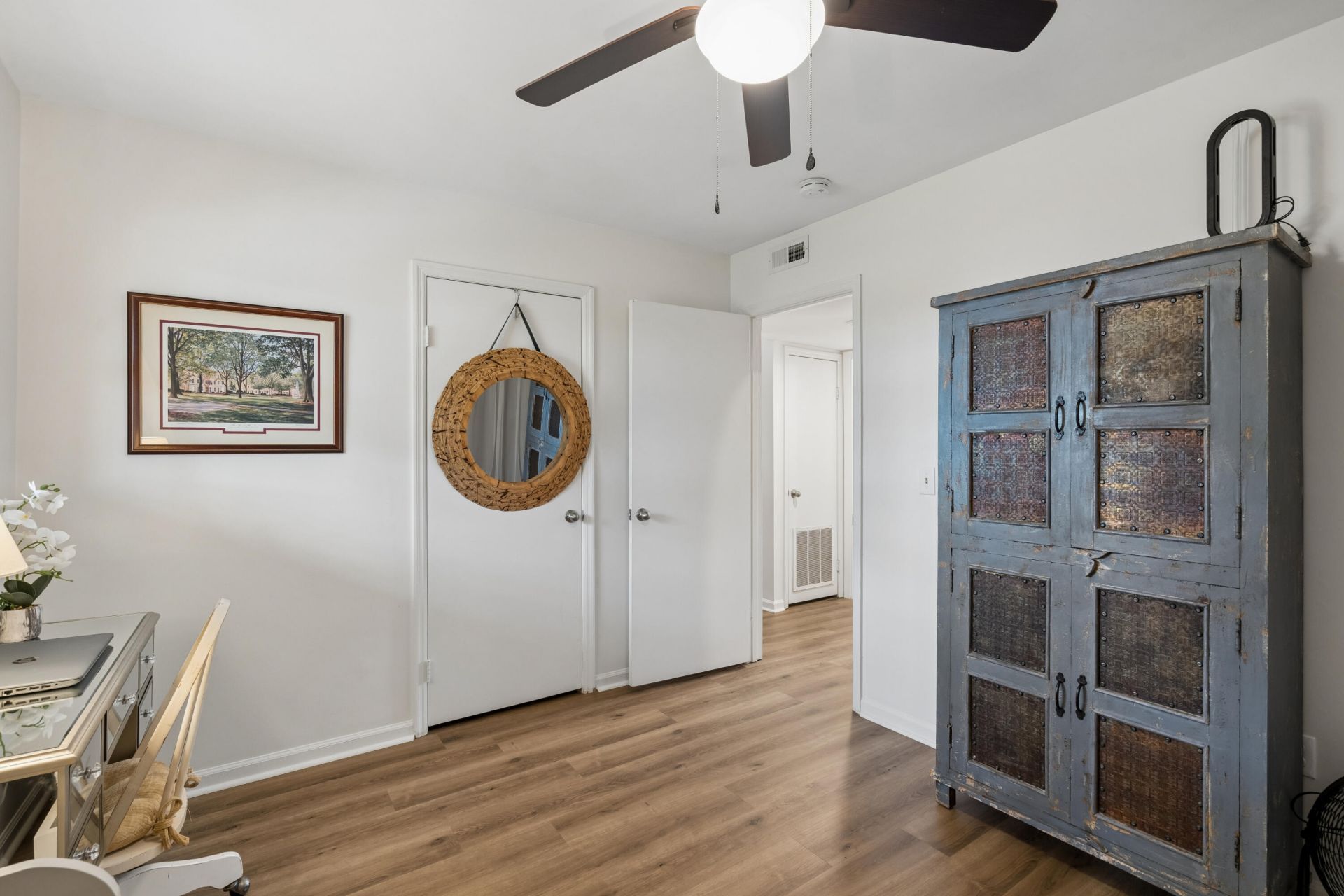 408 Saint Charles Court Photo 16