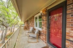 408 Saint Charles Court photo 4