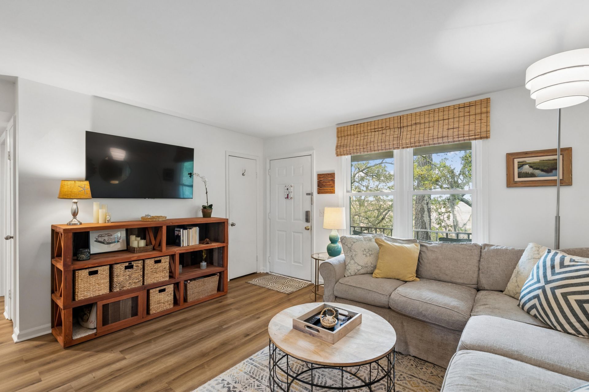 408 Saint Charles Court Photo 5