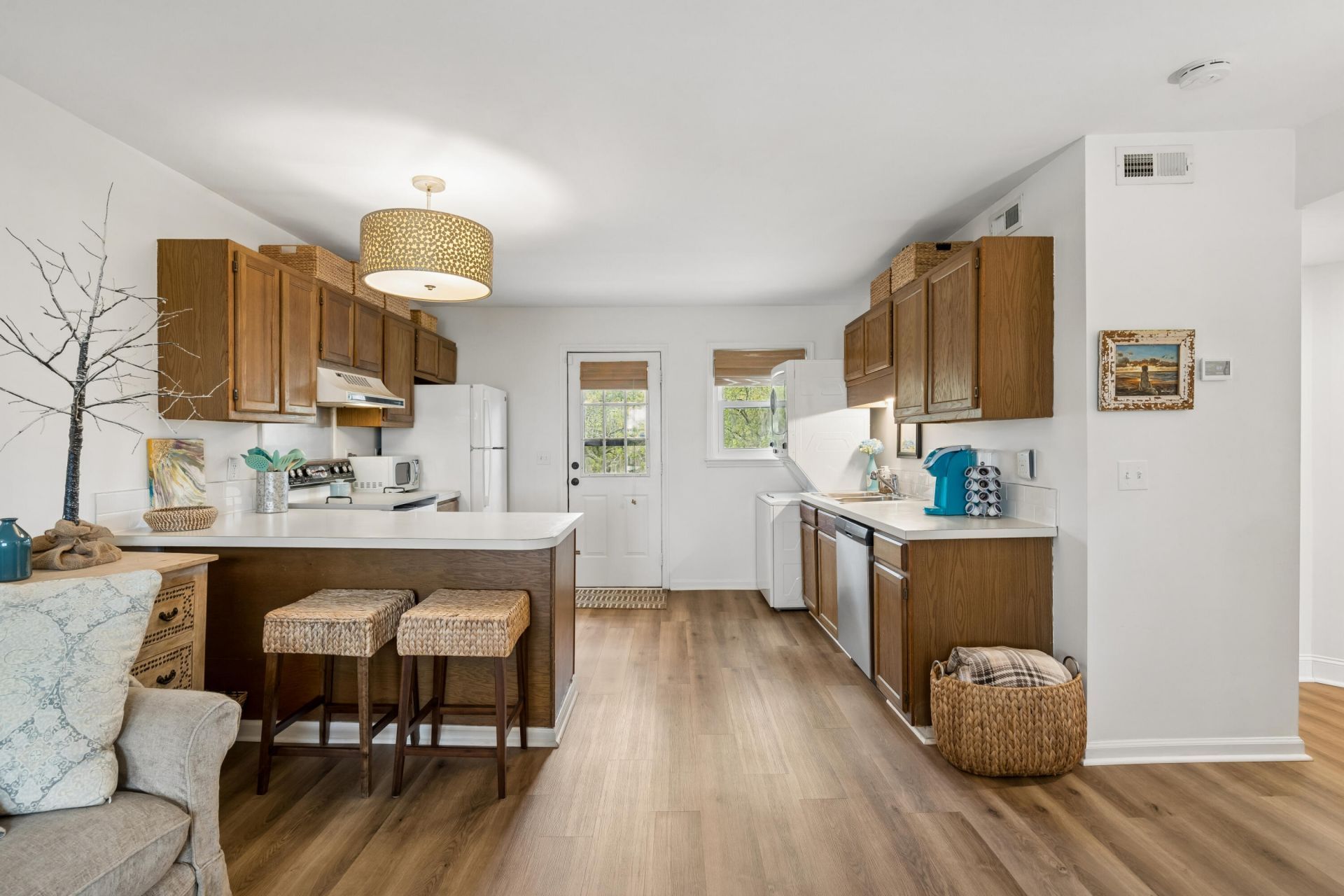 408 Saint Charles Court Photo 7