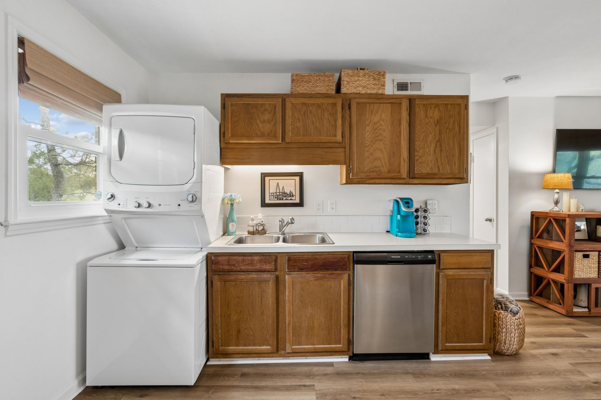 408 Saint Charles Court Photo 8