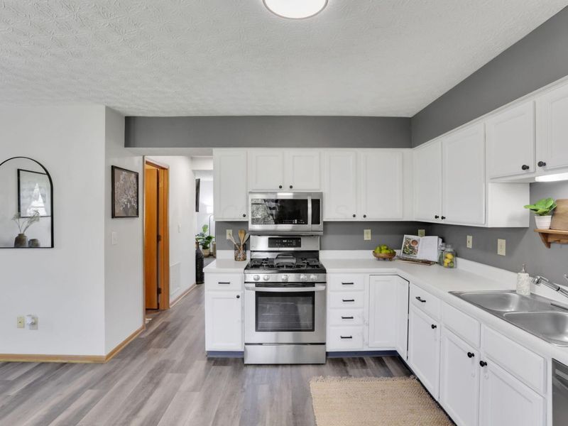 1076 Rendezvous Lane, Columbus, OH 43207 Photo 11