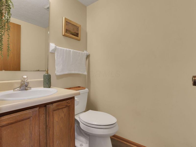 1076 Rendezvous Lane, Columbus, OH 43207 Photo 17