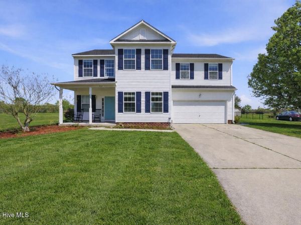 137 Eagleton Circle, Moyock, NC 27958