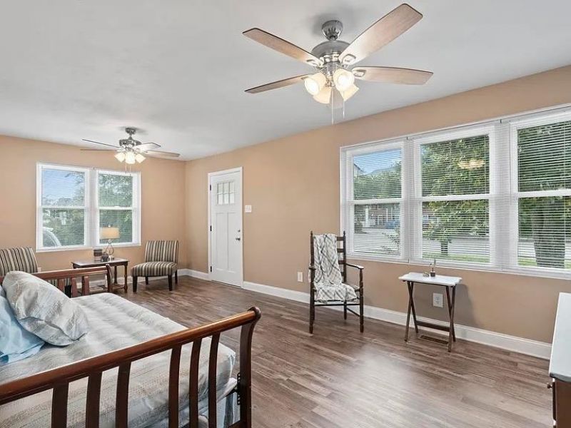 1008 Dunbar St. Photo 11