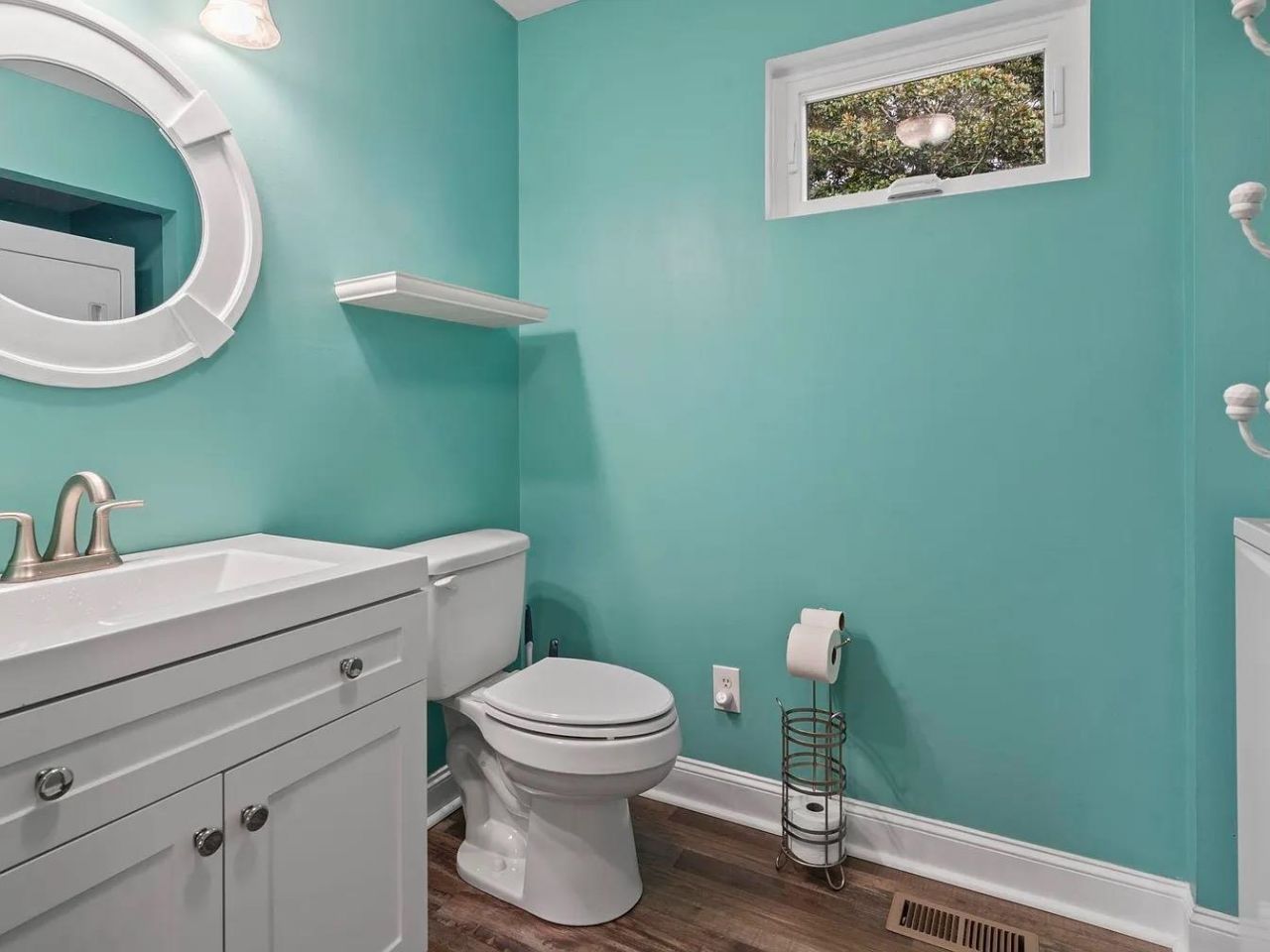 1008 Dunbar St. Photo 6