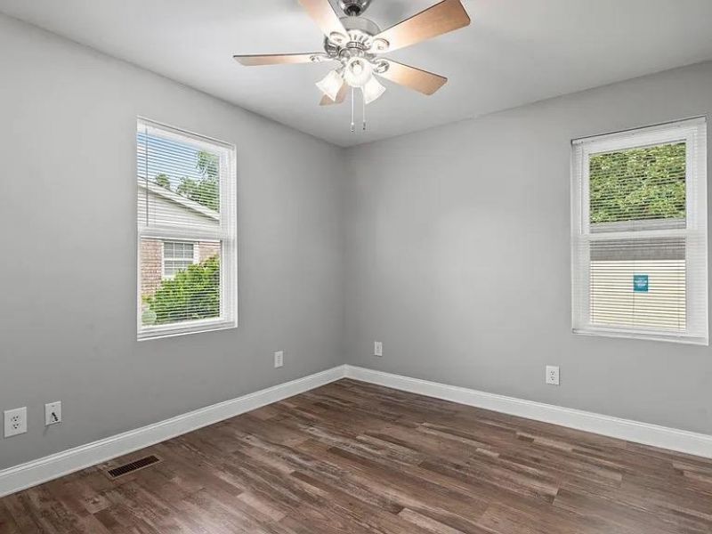 1008 Dunbar St. Photo 8