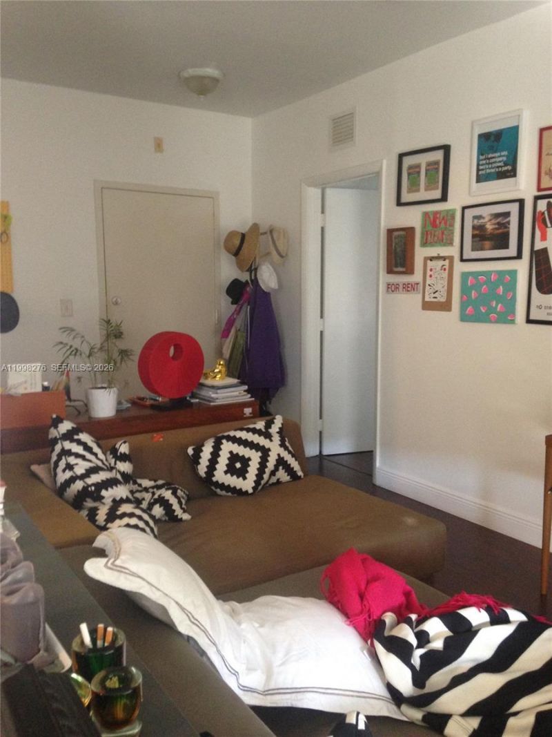 577 NE 62nd St , Unit 8, Miami, FL 33138 Photo