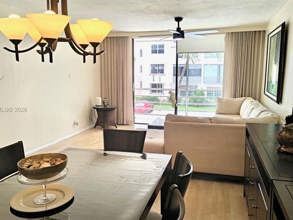 2841 Somerset Dr, Unit 215, Lauderdale Lakes, FL 33311