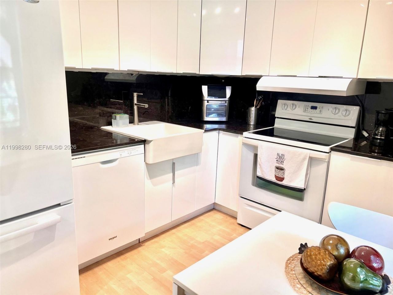 2841 Somerset Dr, Unit 215, Lauderdale Lakes, FL 33311 Photo