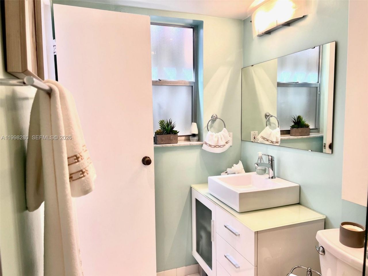 2841 Somerset Dr, Unit 215, Lauderdale Lakes, FL 33311 Photo