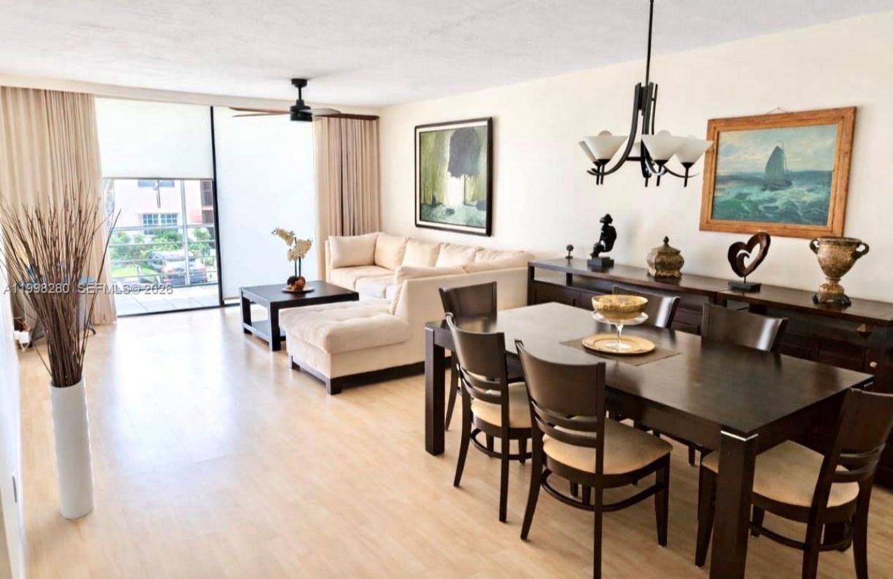 2841 Somerset Dr, Unit 215, Lauderdale Lakes, FL 33311 Photo