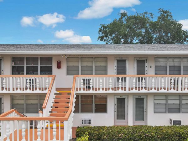 349 Camden O, West Palm Beach, FL 33417