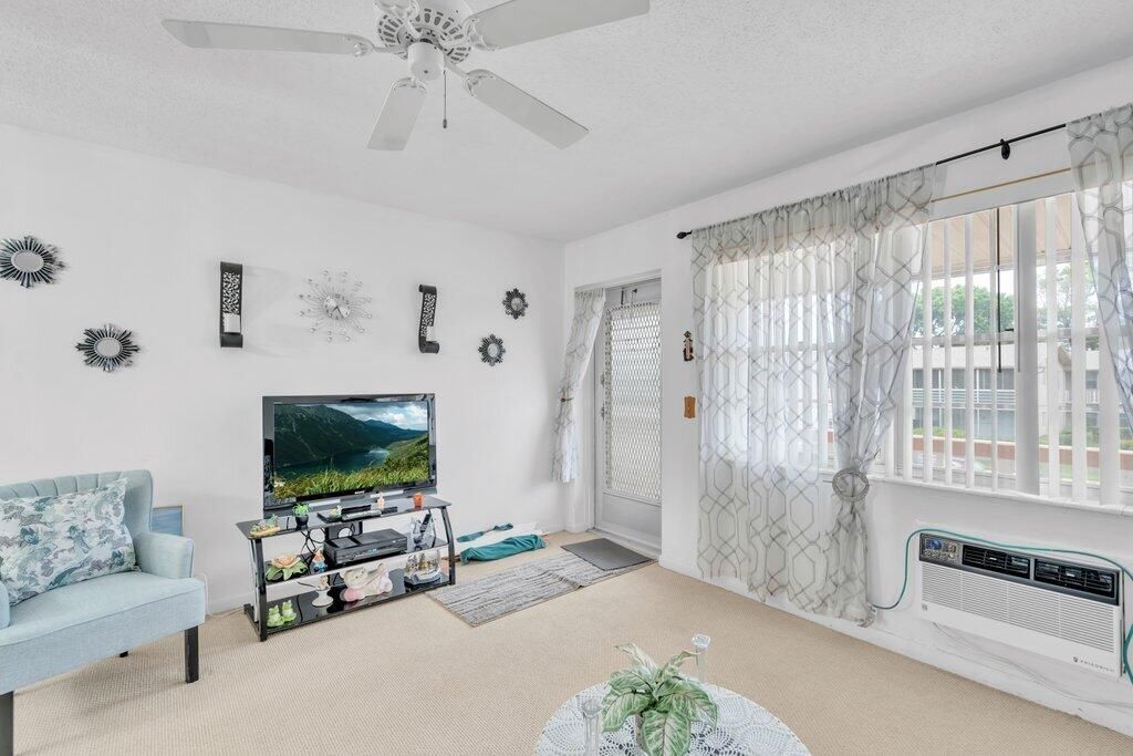 349 Camden O, West Palm Beach, FL 33417 Photo