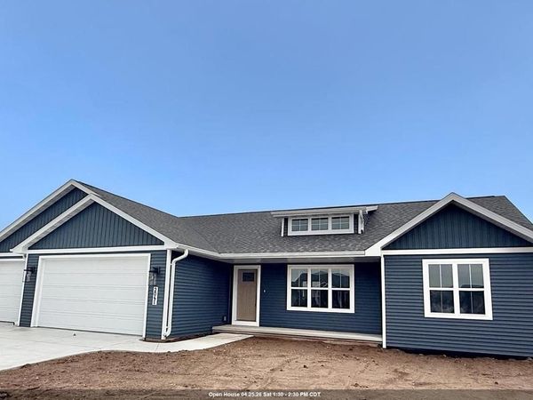 2041 BEAR PAW TRAIL, Kaukauna, WI 54130
