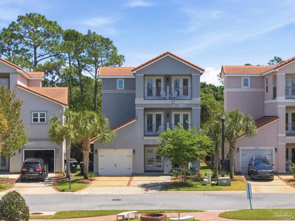 7967 Double Gate Dr, Pensacola, FL 32507