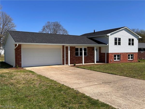 114 Devol Drive , Marietta, OH 45750