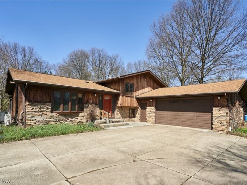 3574 Antoinette Drive, Cuyahoga Falls, OH 44223 Photo 1