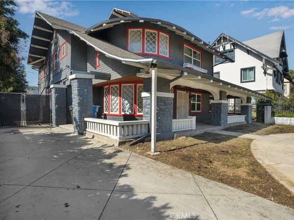 1527 S Wilton, Los Angeles, CA 90019