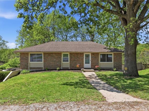 2824 Berry Lane, Independence, MO 64057