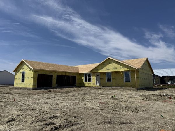 407 Jerin Drive, Fisher, IL 61843