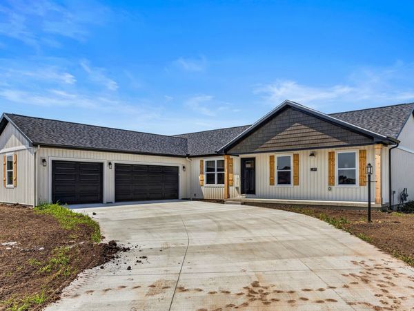 407 Jerin Drive, Fisher, IL 61843