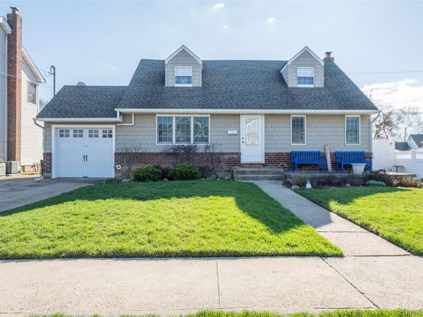 2941 Harvey Avenue , Oceanside, NY 11572