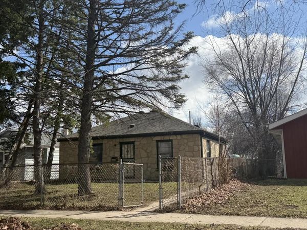 5858 N 80th STREET, Milwaukee, WI 53218