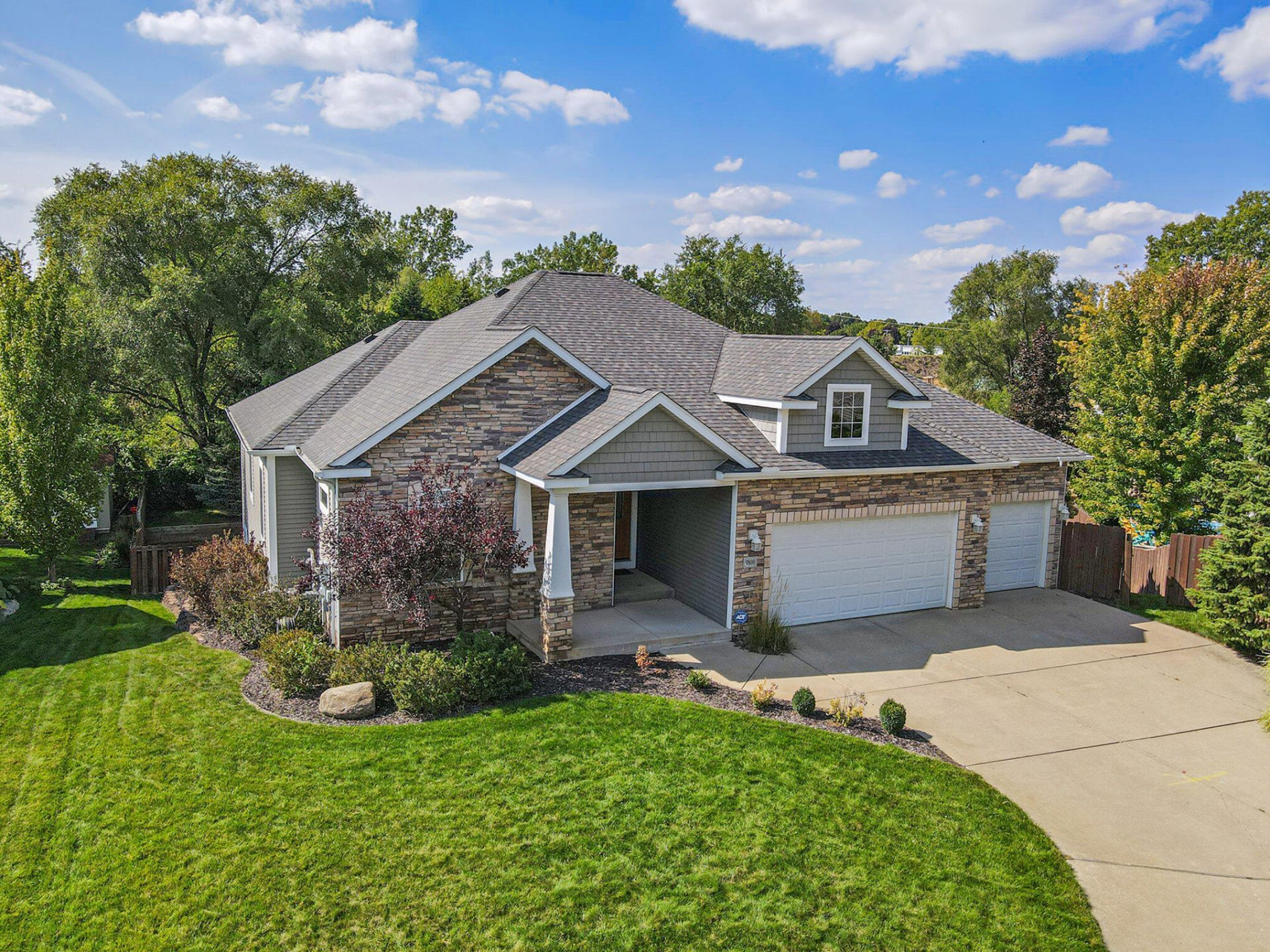 9800 Navy Pier Street, Portage, MI 49002 Main Photo