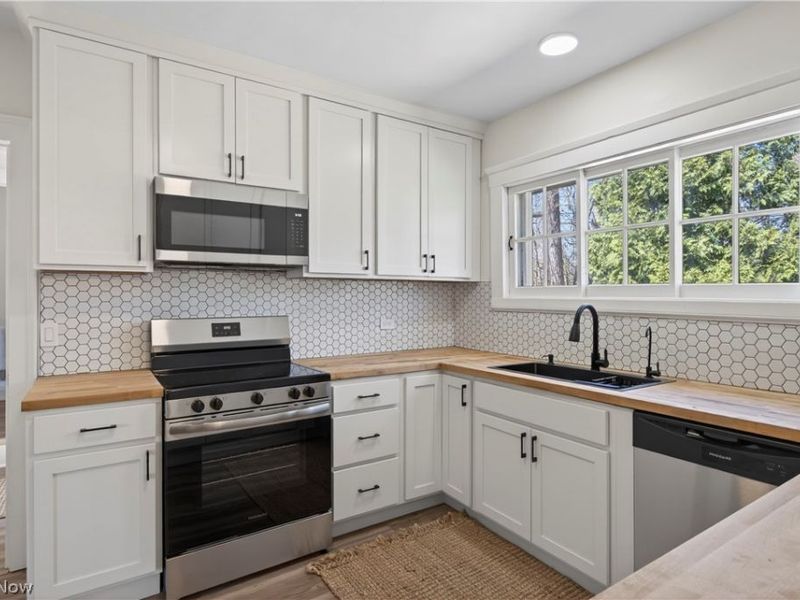 14939 Caves Road, Novelty, OH 44072 Photo 12