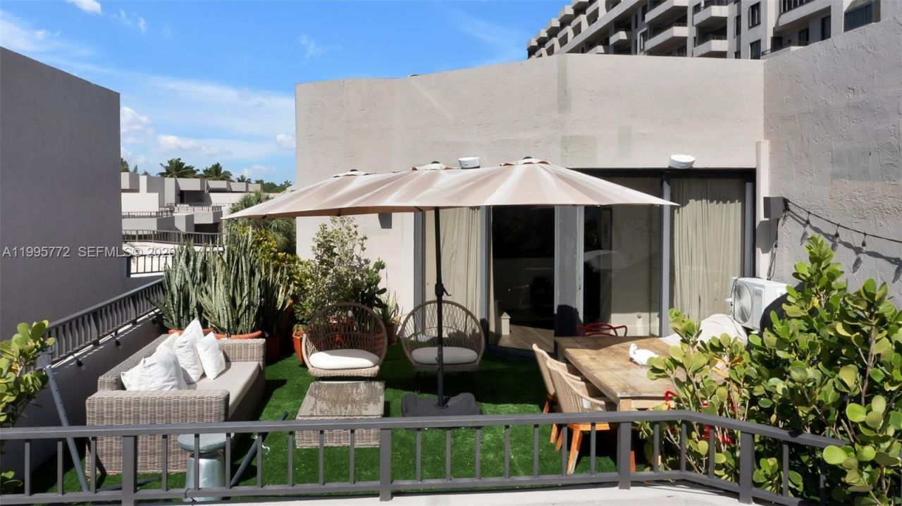 201 Crandon Blvd , Unit 175, Key Biscayne, FL 33149 Photo