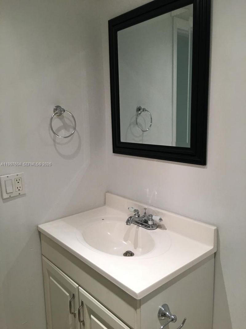 9375 Fontainebleau Blvd, Unit L209, Miami, FL 33172 Photo