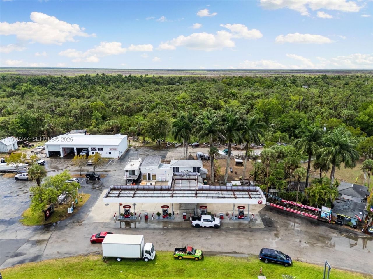 20018 Tamiami Trail E , Naples, FL 34114 Photo