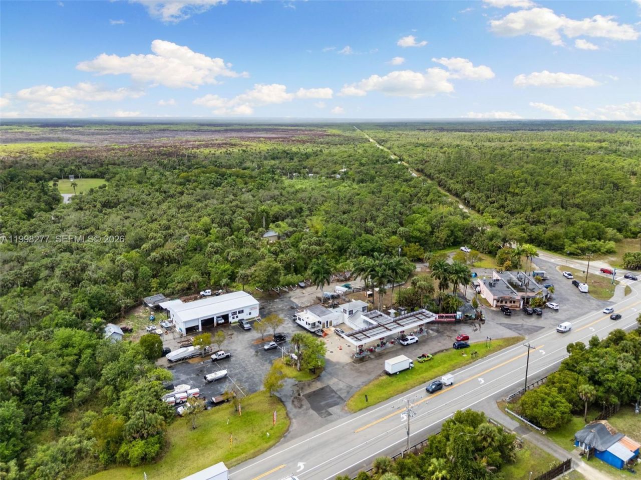 20018 Tamiami Trail E , Naples, FL 34114 Photo