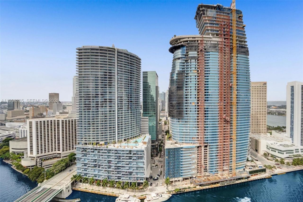 475 Brickell Ave , Unit 3310, Miami, FL 33131 Photo