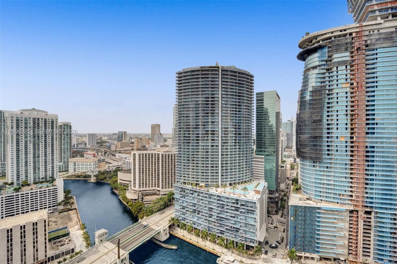 475 Brickell Ave , Unit 3310, Miami, FL 33131 Photo