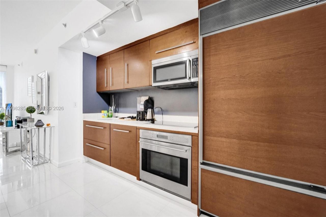 475 Brickell Ave , Unit 3310, Miami, FL 33131 Photo