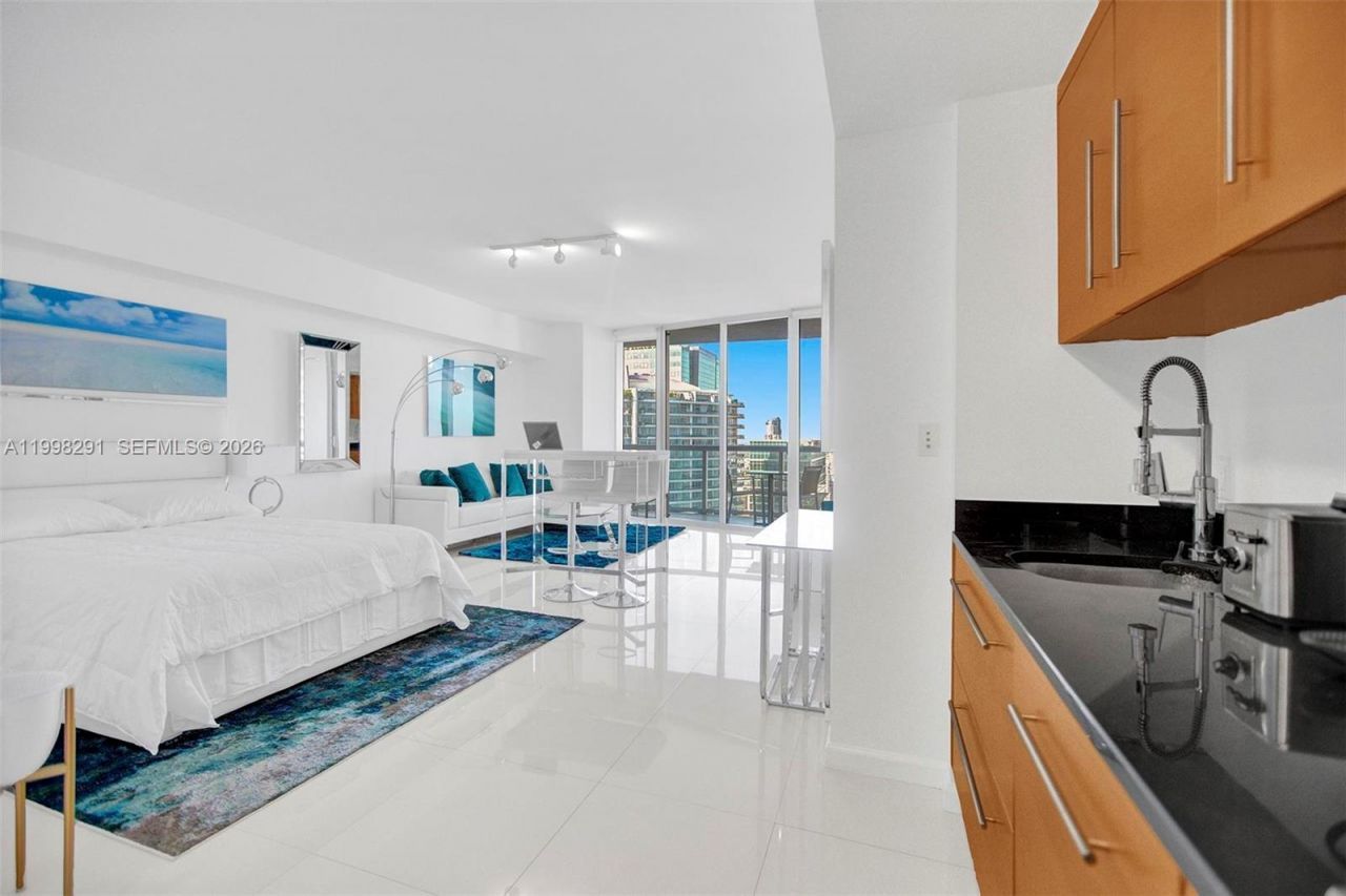 475 Brickell Ave, Unit 5010, Miami, FL 33131 Photo