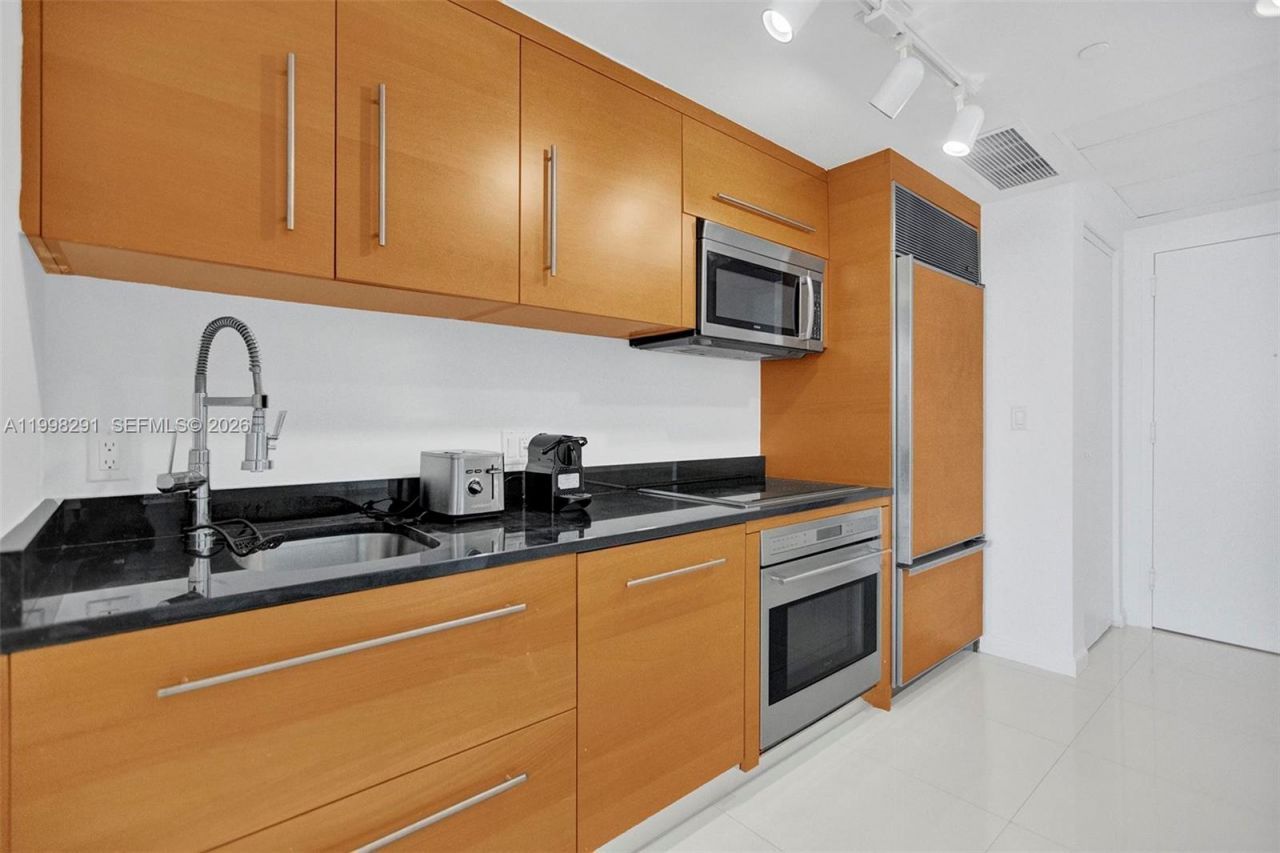 475 Brickell Ave, Unit 5010, Miami, FL 33131 Photo